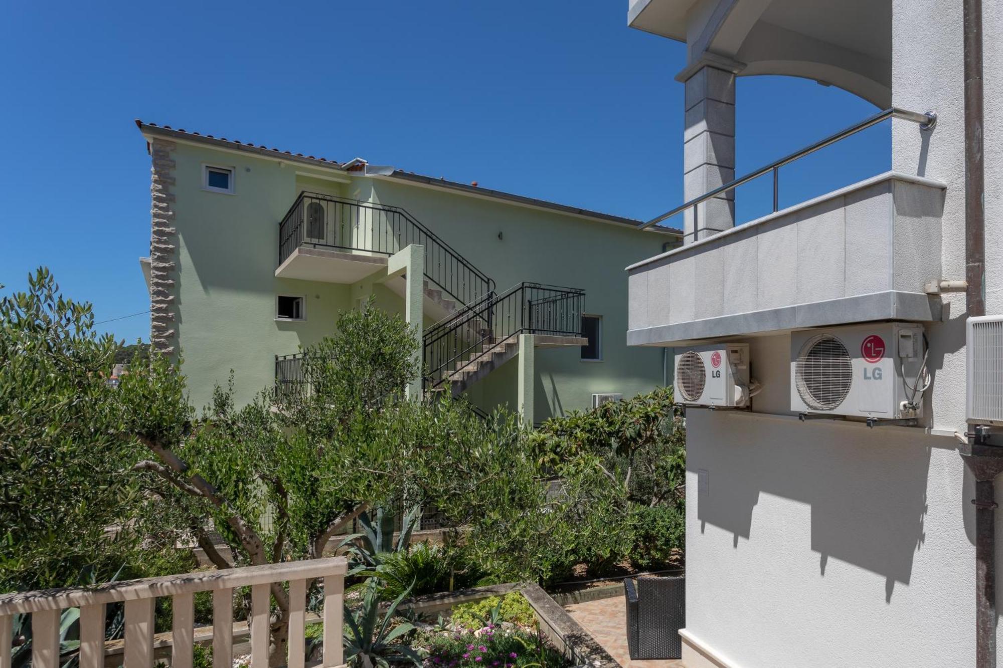 Apartmani Jakic 2 Хвар Екстер'єр фото